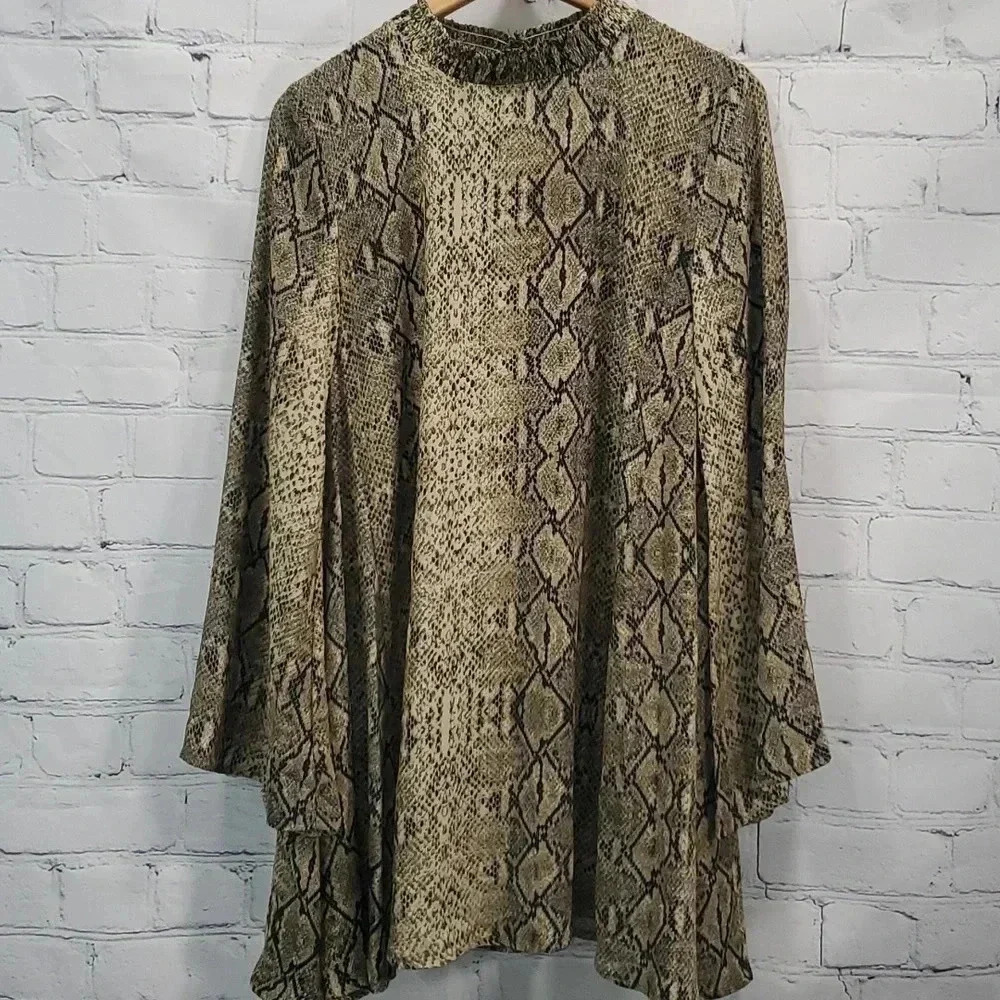 Karlie Snake Smock Neck Dress Size M NWT